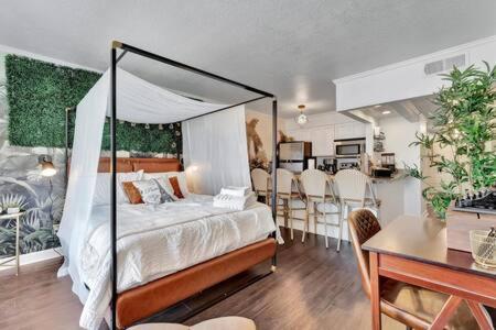 Вилла The Hemingway Subtropical Luxury On The Tampa Bay Экстерьер фото